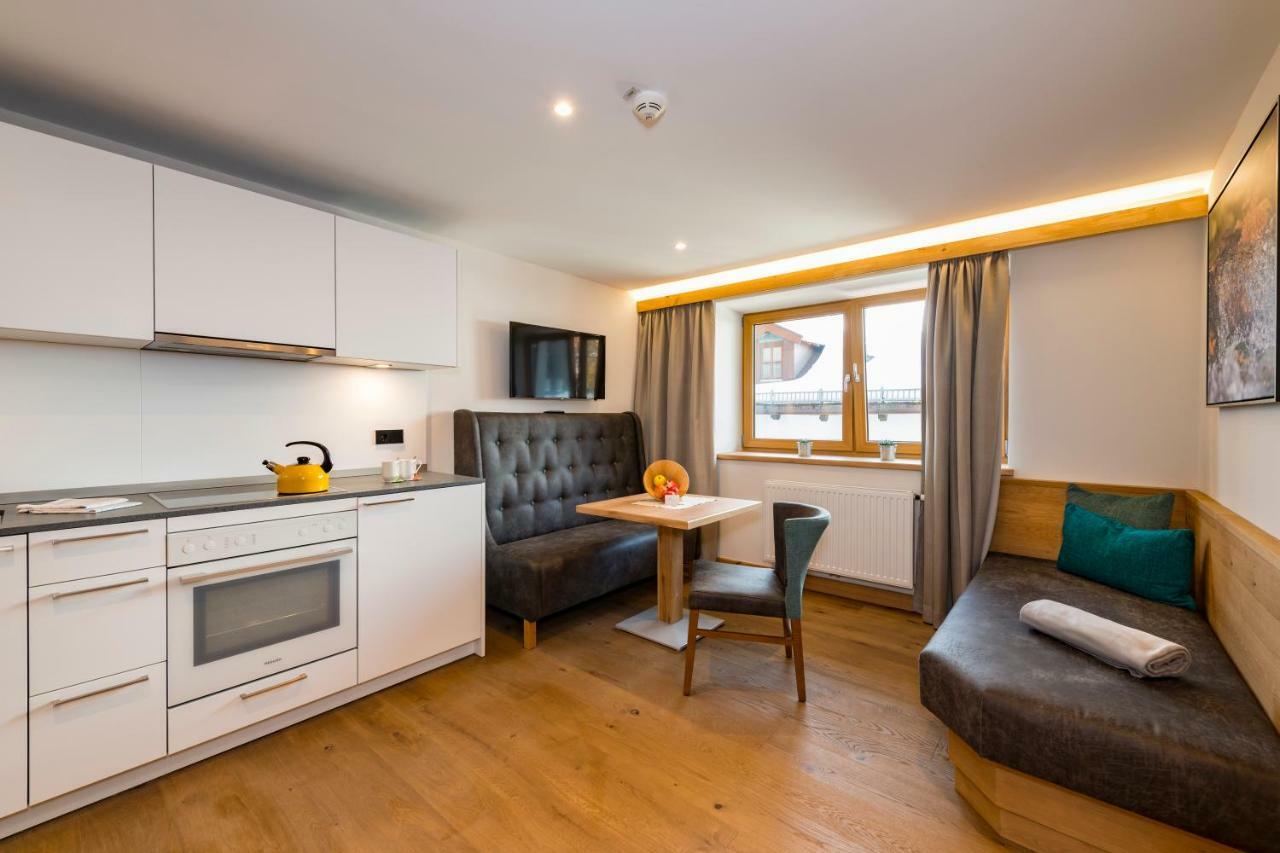 Aparthotel Tiroler Weinstube Seefeld w Tirolu Zewnętrze zdjęcie